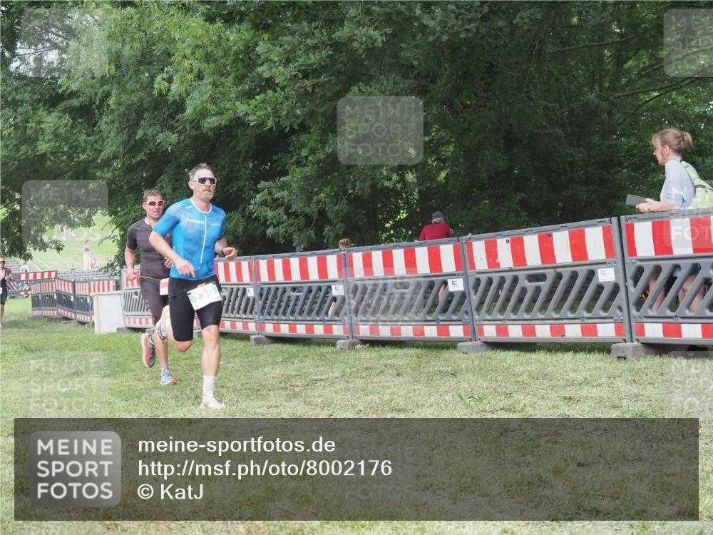 21.06.2025 - 27. Vierlanden-Triathlon KatJ http://msf.ph/oto/8002176 15.06.2025 12:56:01 Ziel 6, 730, 1002 meine-sportfotos.de