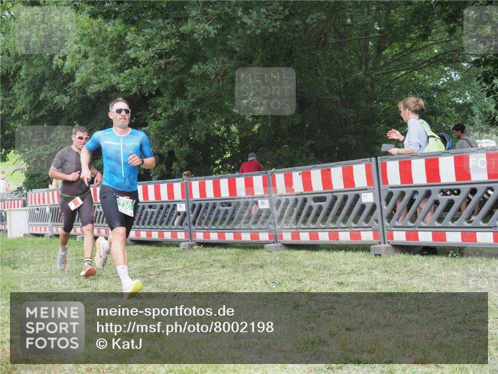 21.06.2025 - 27. Vierlanden-Triathlon KatJ http://msf.ph/oto/8002198 15.06.2025 12:56:01 Ziel 6, 730, 1002 meine-sportfotos.de