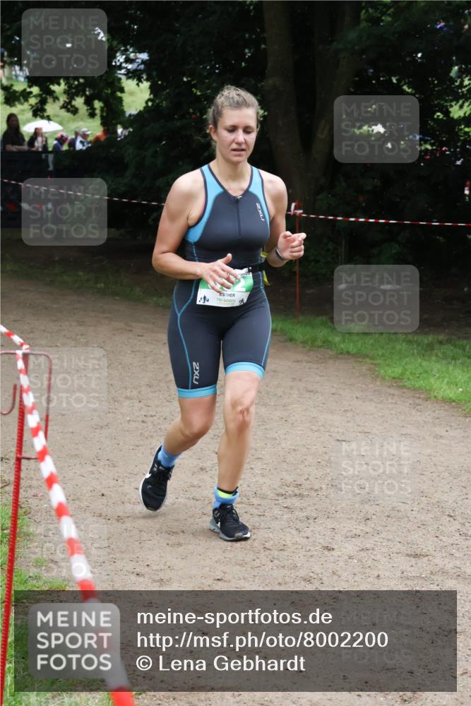 21.06.2025 - 27. Vierlanden-Triathlon Lena Gebhardt http://msf.ph/oto/8002200 15.06.2025 14:07:51 Laufen 240, 2 meine-sportfotos.de