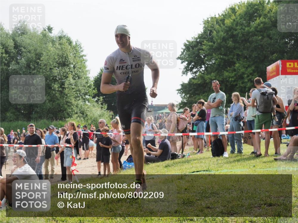 15.06.2025 - 27. Vierlanden-Triathlon KatJ http://msf.ph/oto/8002209 15.06.2025 09:58:01 Schwimmen 291, 330, 347 meine-sportfotos.de