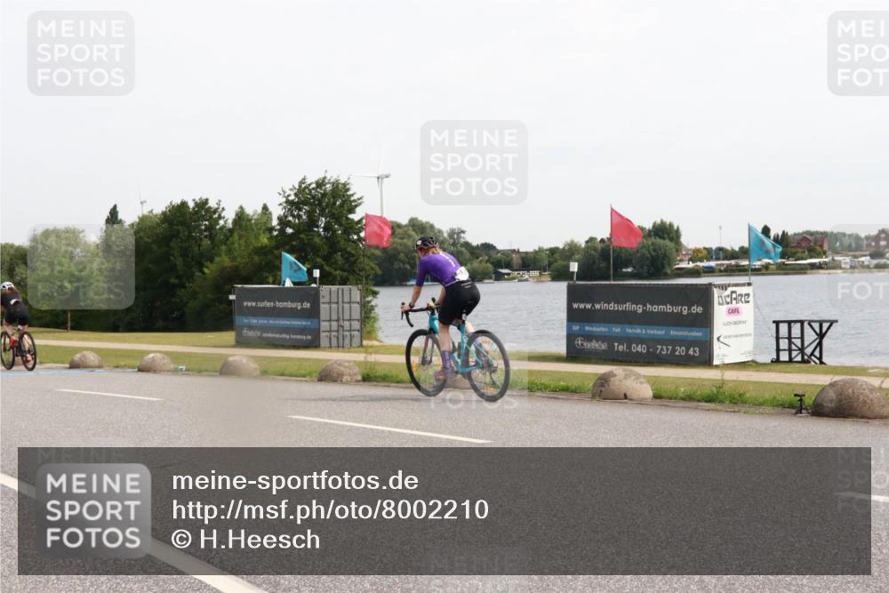 15.06.2025 - 27. Vierlanden-Triathlon H.Heesch http://msf.ph/oto/8002210 15.06.2025 10:28:33 Radfahren 108, 138, 519 meine-sportfotos.de