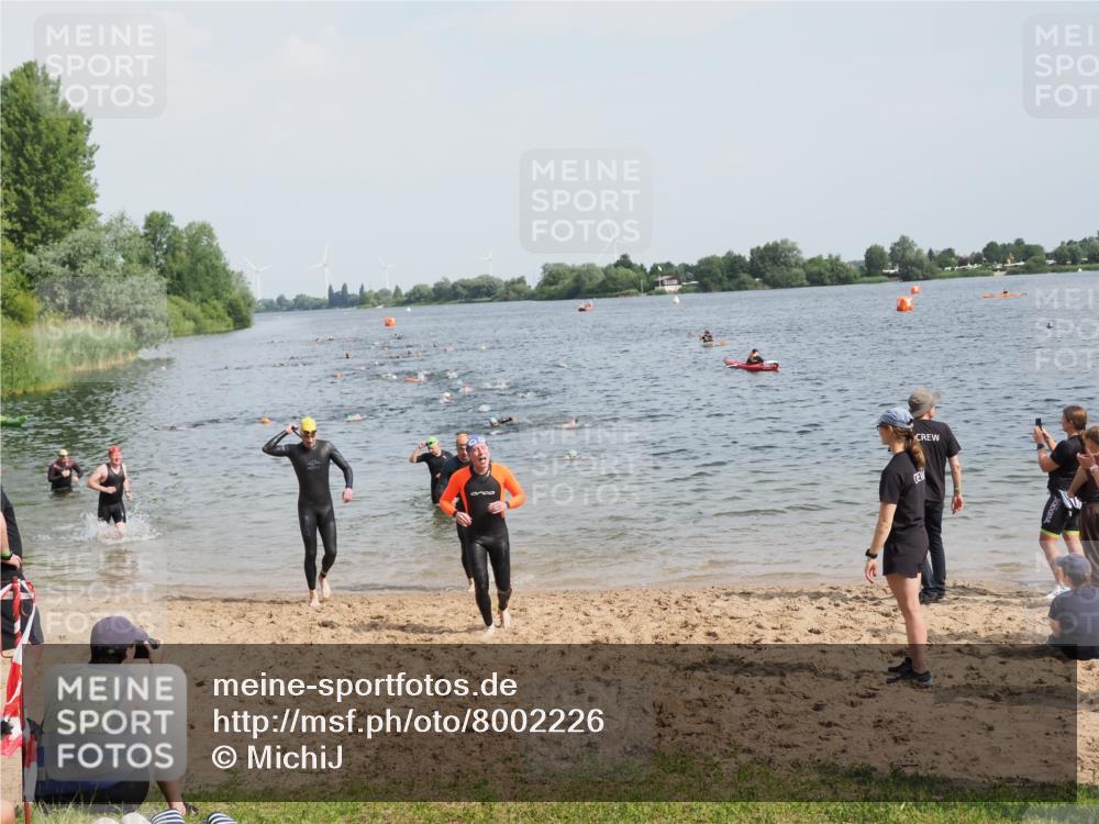 21.06.2025 - 27. Vierlanden-Triathlon MichiJ http://msf.ph/oto/8002226 15.06.2026 10:05:09 Schwimmen 364, 382, 384, 412, 422 meine-sportfotos.de