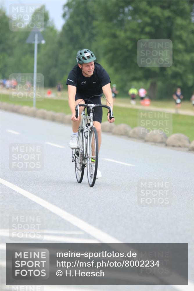 21.06.2025 - 27. Vierlanden-Triathlon H.Heesch http://msf.ph/oto/8002234 15.06.2025 12:41:39 Radfahren 671, 908, 1089, 1090, 1091, 1092 meine-sportfotos.de
