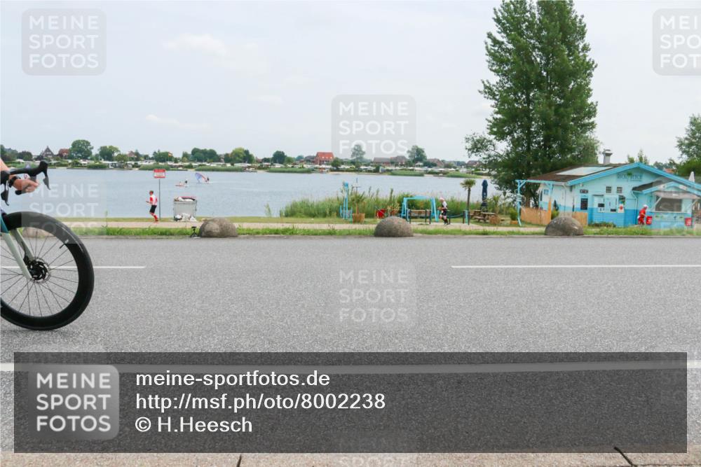 21.06.2025 - 27. Vierlanden-Triathlon H.Heesch http://msf.ph/oto/8002238 15.06.2025 12:39:56 Radfahren 899 meine-sportfotos.de