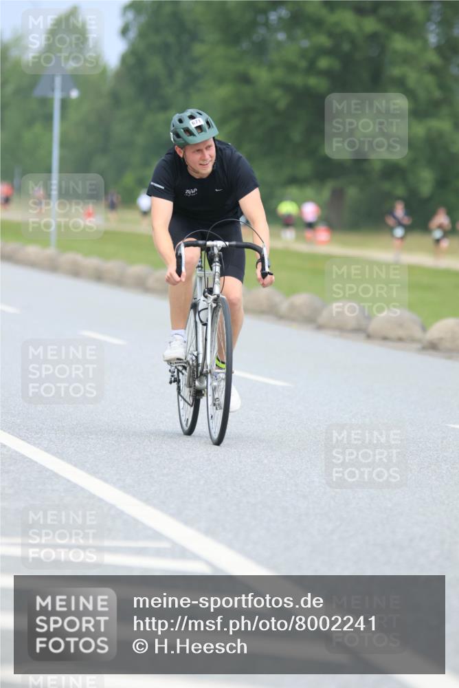 21.06.2025 - 27. Vierlanden-Triathlon H.Heesch http://msf.ph/oto/8002241 15.06.2025 12:41:39 Radfahren 671, 908, 1089, 1090, 1091, 1092 meine-sportfotos.de