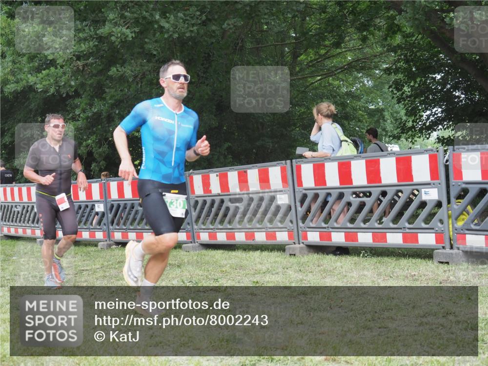 21.06.2025 - 27. Vierlanden-Triathlon KatJ http://msf.ph/oto/8002243 15.06.2025 12:56:02 Ziel 6, 730, 1002 meine-sportfotos.de