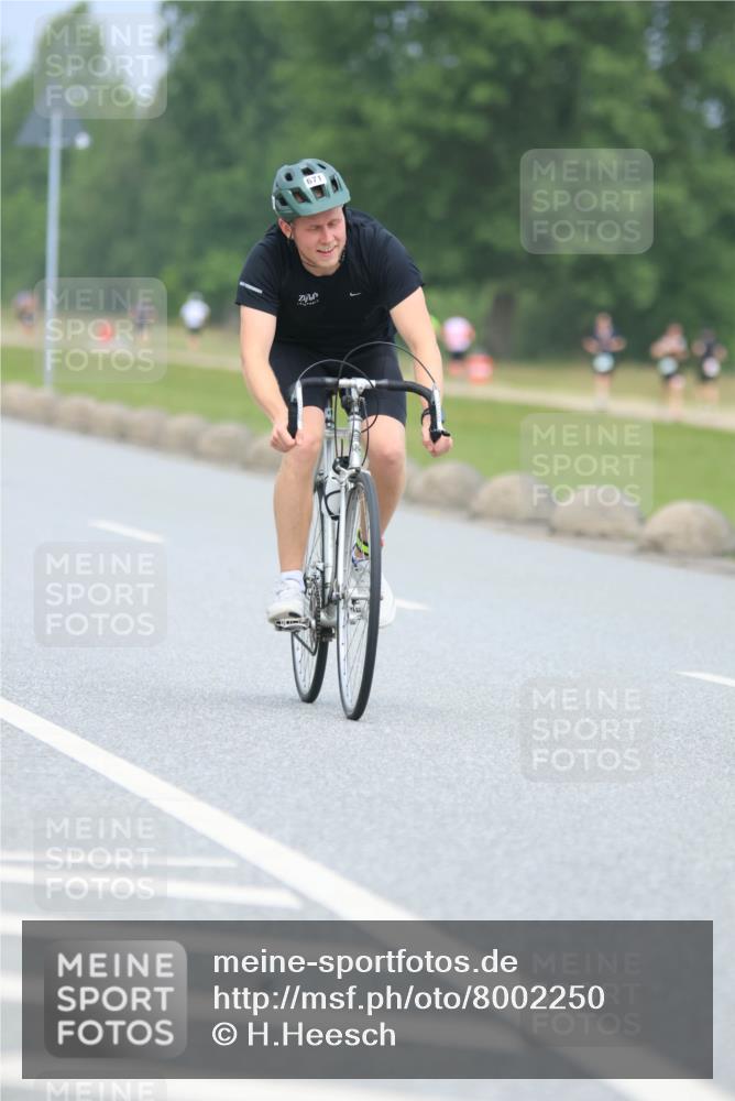 21.06.2025 - 27. Vierlanden-Triathlon H.Heesch http://msf.ph/oto/8002250 15.06.2025 12:41:40 Radfahren 671, 908, 1089, 1090, 1091, 1092 meine-sportfotos.de