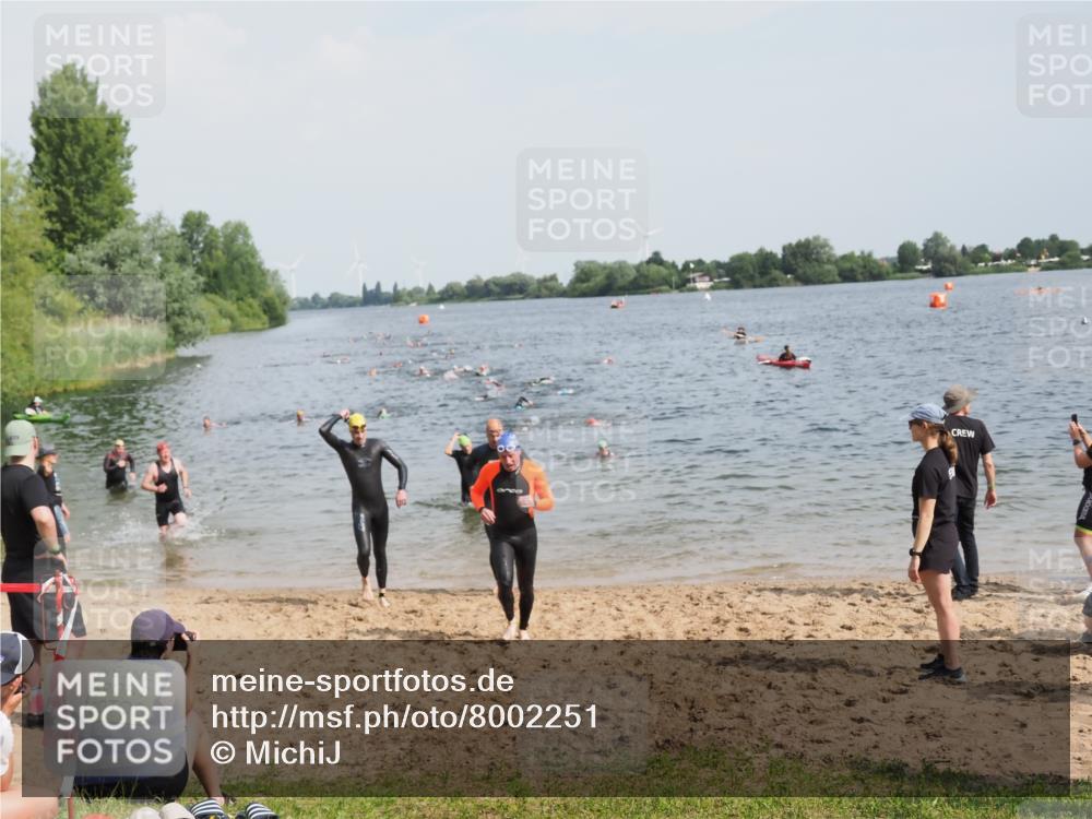 21.06.2025 - 27. Vierlanden-Triathlon MichiJ http://msf.ph/oto/8002251 15.06.2026 10:05:09 Schwimmen 364, 382, 384, 412, 422 meine-sportfotos.de