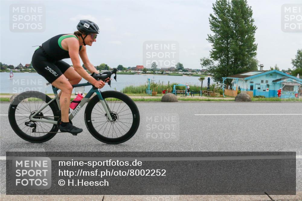 21.06.2025 - 27. Vierlanden-Triathlon H.Heesch http://msf.ph/oto/8002252 15.06.2025 12:39:56 Radfahren 899 meine-sportfotos.de