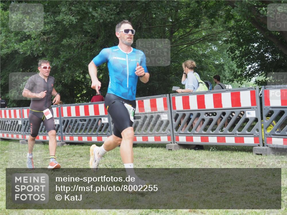 21.06.2025 - 27. Vierlanden-Triathlon KatJ http://msf.ph/oto/8002255 15.06.2025 12:56:02 Ziel 6, 730, 1002 meine-sportfotos.de