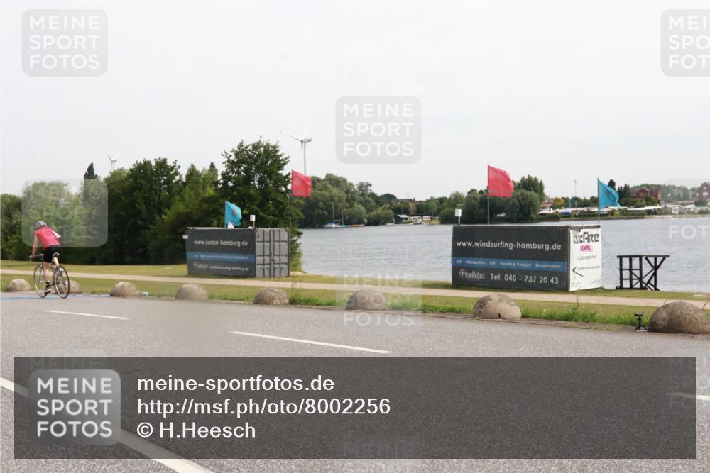 15.06.2025 - 27. Vierlanden-Triathlon H.Heesch http://msf.ph/oto/8002256 15.06.2025 10:28:35 Radfahren 138, 519, 532, 535 meine-sportfotos.de
