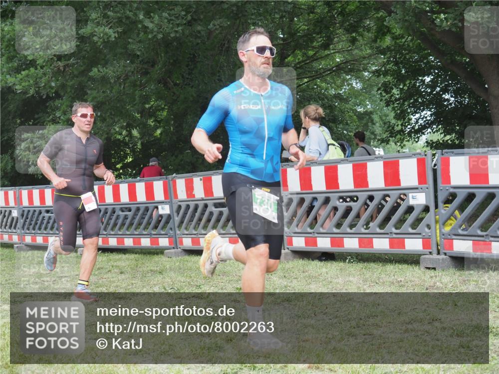 21.06.2025 - 27. Vierlanden-Triathlon KatJ http://msf.ph/oto/8002263 15.06.2025 12:56:02 Ziel 6, 730, 1002 meine-sportfotos.de