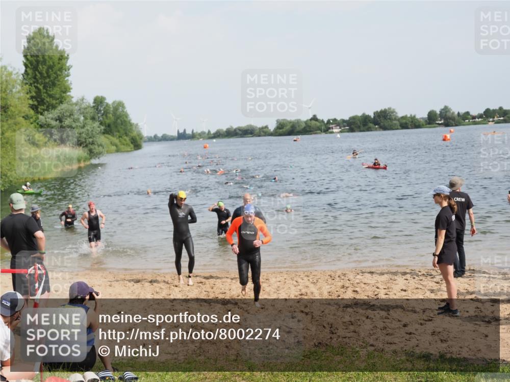 21.06.2025 - 27. Vierlanden-Triathlon MichiJ http://msf.ph/oto/8002274 15.06.2026 10:05:10 Schwimmen 364, 382, 384, 412, 422 meine-sportfotos.de