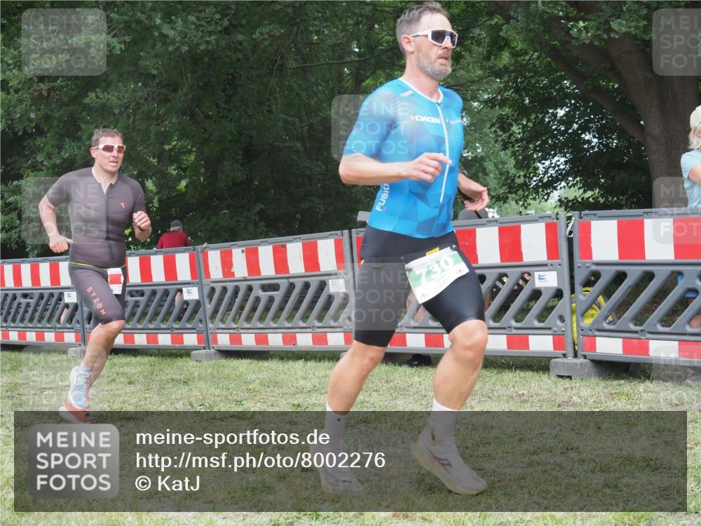 21.06.2025 - 27. Vierlanden-Triathlon KatJ http://msf.ph/oto/8002276 15.06.2025 12:56:02 Ziel 6, 730, 1002 meine-sportfotos.de