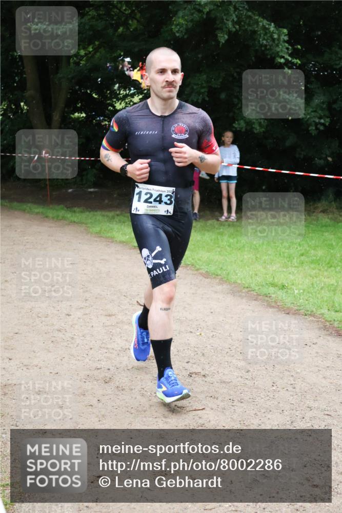 21.06.2025 - 27. Vierlanden-Triathlon Lena Gebhardt http://msf.ph/oto/8002286 15.06.2025 14:07:55 Laufen 202, 1243 meine-sportfotos.de