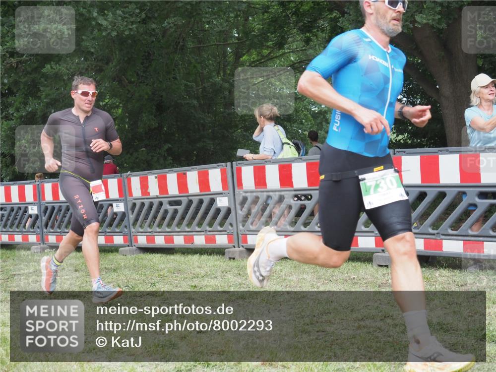 21.06.2025 - 27. Vierlanden-Triathlon KatJ http://msf.ph/oto/8002293 15.06.2025 12:56:02 Ziel 6, 730, 1002 meine-sportfotos.de
