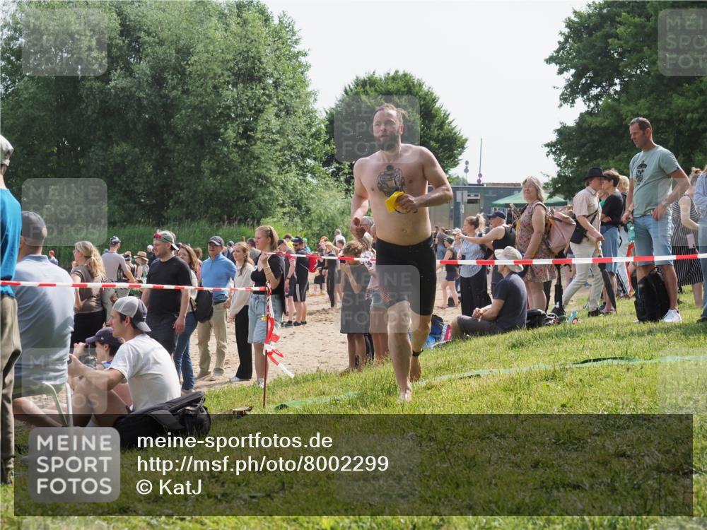 15.06.2025 - 27. Vierlanden-Triathlon KatJ http://msf.ph/oto/8002299 15.06.2025 09:58:13 Schwimmen 289, 321, 360 meine-sportfotos.de