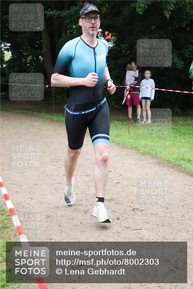 21.06.2025 - 27. Vierlanden-Triathlon Lena Gebhardt http://msf.ph/oto/8002303 15.06.2025 14:08:17 Laufen  meine-sportfotos.de
