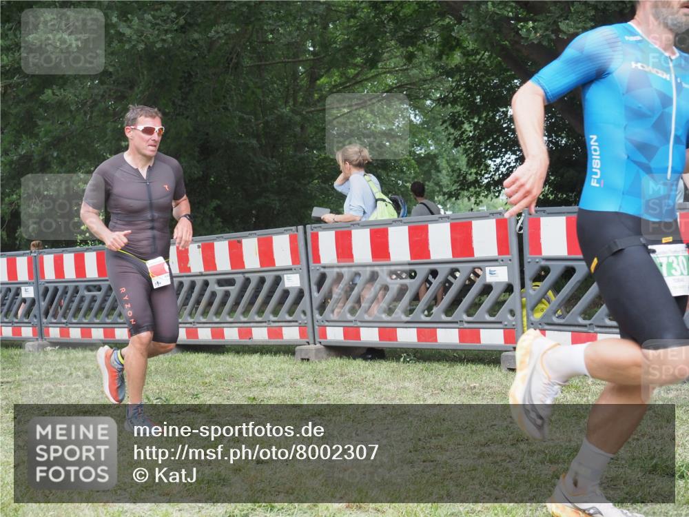 21.06.2025 - 27. Vierlanden-Triathlon KatJ http://msf.ph/oto/8002307 15.06.2025 12:56:03 Ziel 6, 730, 1002 meine-sportfotos.de