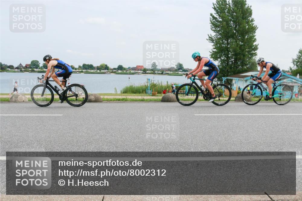 21.06.2025 - 27. Vierlanden-Triathlon H.Heesch http://msf.ph/oto/8002312 15.06.2025 12:40:33 Radfahren 919, 1093, 1094, 1095, 1096 meine-sportfotos.de