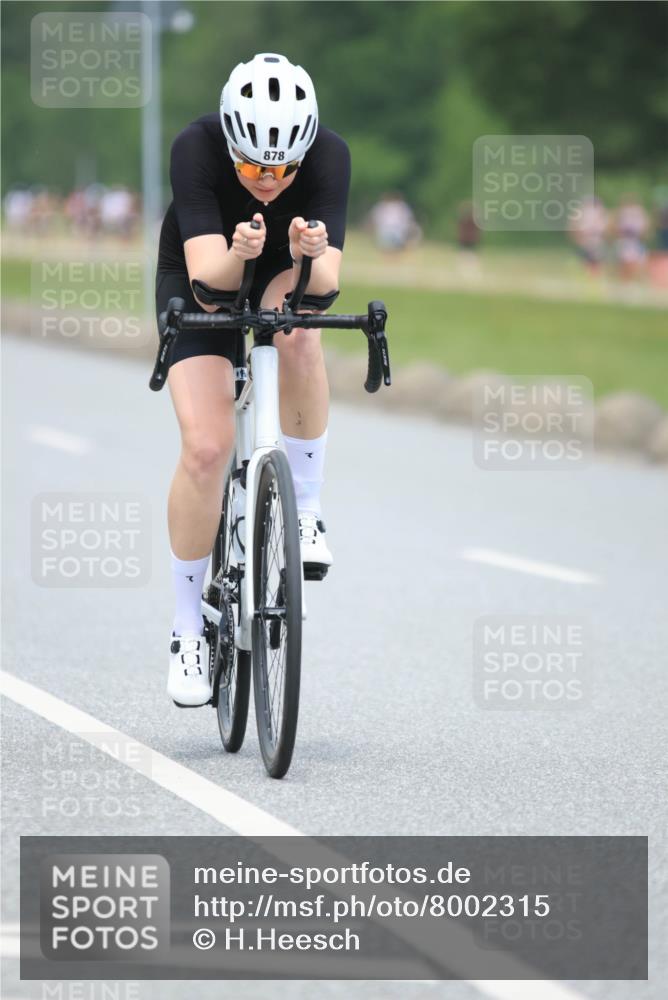 21.06.2025 - 27. Vierlanden-Triathlon H.Heesch http://msf.ph/oto/8002315 15.06.2025 12:42:02 Radfahren 687, 815, 878 meine-sportfotos.de
