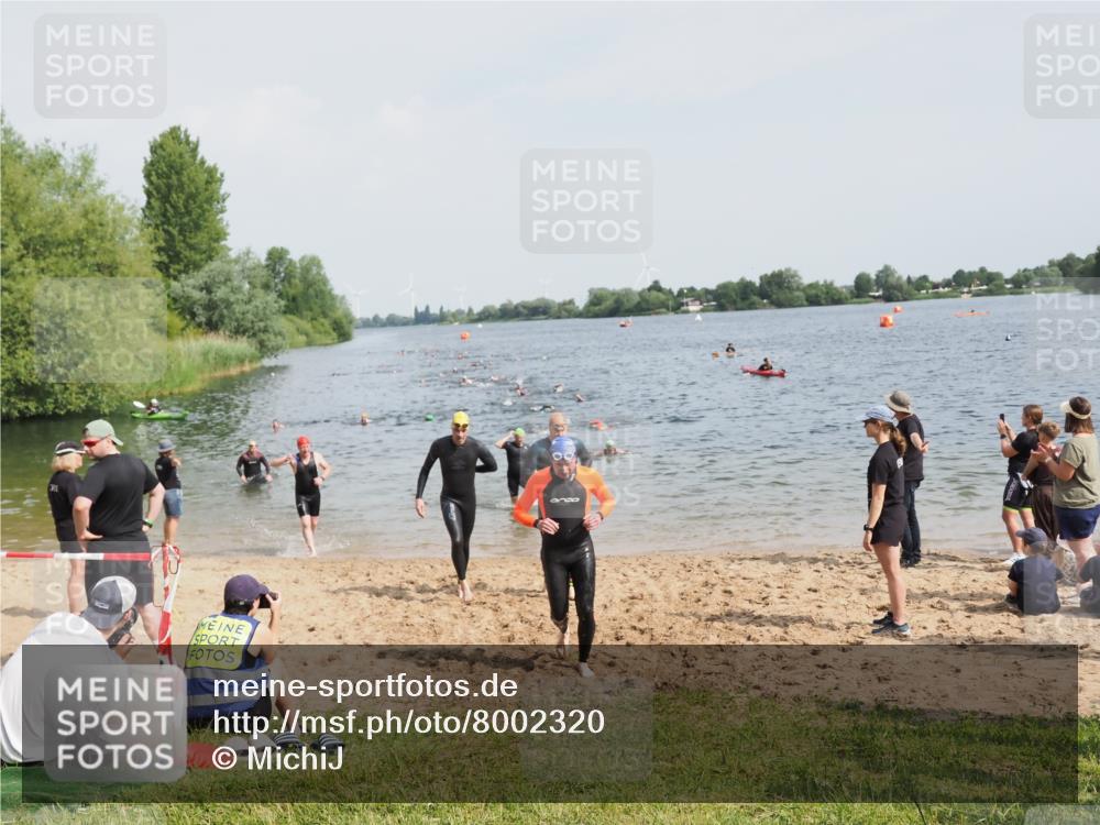 21.06.2025 - 27. Vierlanden-Triathlon MichiJ http://msf.ph/oto/8002320 15.06.2026 10:05:11 Schwimmen 364, 382, 384, 412, 422 meine-sportfotos.de