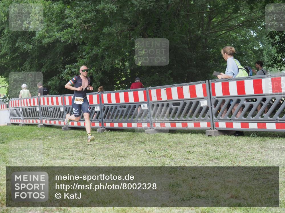 21.06.2025 - 27. Vierlanden-Triathlon KatJ http://msf.ph/oto/8002328 15.06.2025 12:56:06 Ziel 2, 1002 meine-sportfotos.de