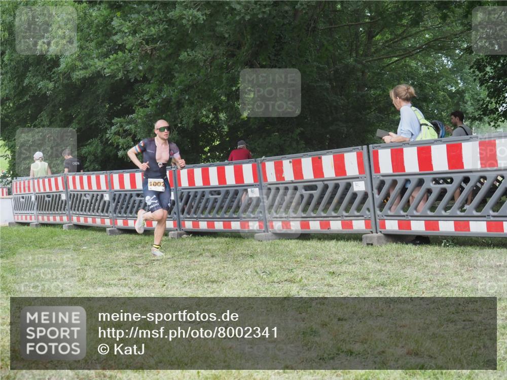 21.06.2025 - 27. Vierlanden-Triathlon KatJ http://msf.ph/oto/8002341 15.06.2025 12:56:06 Ziel 2, 1002 meine-sportfotos.de