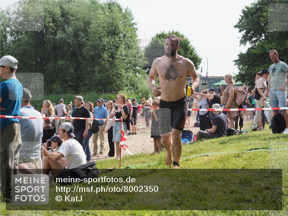 15.06.2025 - 27. Vierlanden-Triathlon KatJ http://msf.ph/oto/8002350 15.06.2025 09:58:13 Schwimmen 289, 321, 360 meine-sportfotos.de