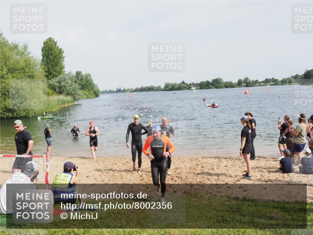 21.06.2025 - 27. Vierlanden-Triathlon MichiJ http://msf.ph/oto/8002356 15.06.2026 10:05:12 Schwimmen 364, 382, 384, 412, 422 meine-sportfotos.de