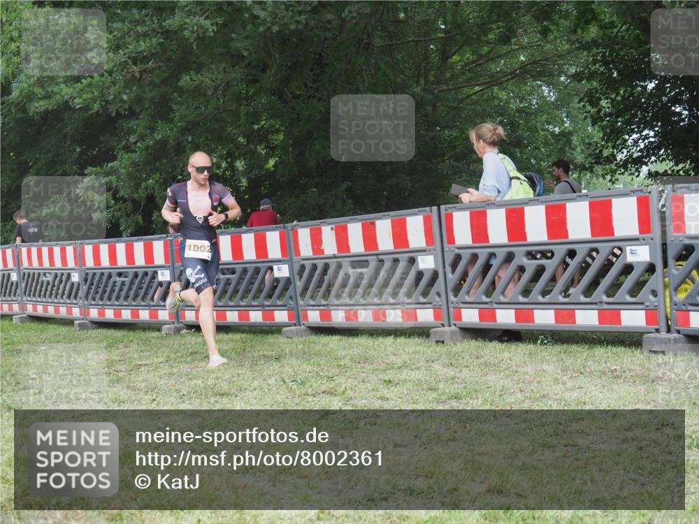 21.06.2025 - 27. Vierlanden-Triathlon KatJ http://msf.ph/oto/8002361 15.06.2025 12:56:06 Ziel 2, 1002 meine-sportfotos.de