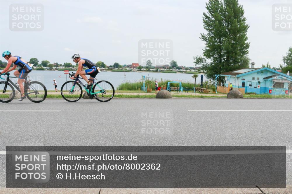 21.06.2025 - 27. Vierlanden-Triathlon H.Heesch http://msf.ph/oto/8002362 15.06.2025 12:40:33 Radfahren 919, 1093, 1094, 1095, 1096 meine-sportfotos.de
