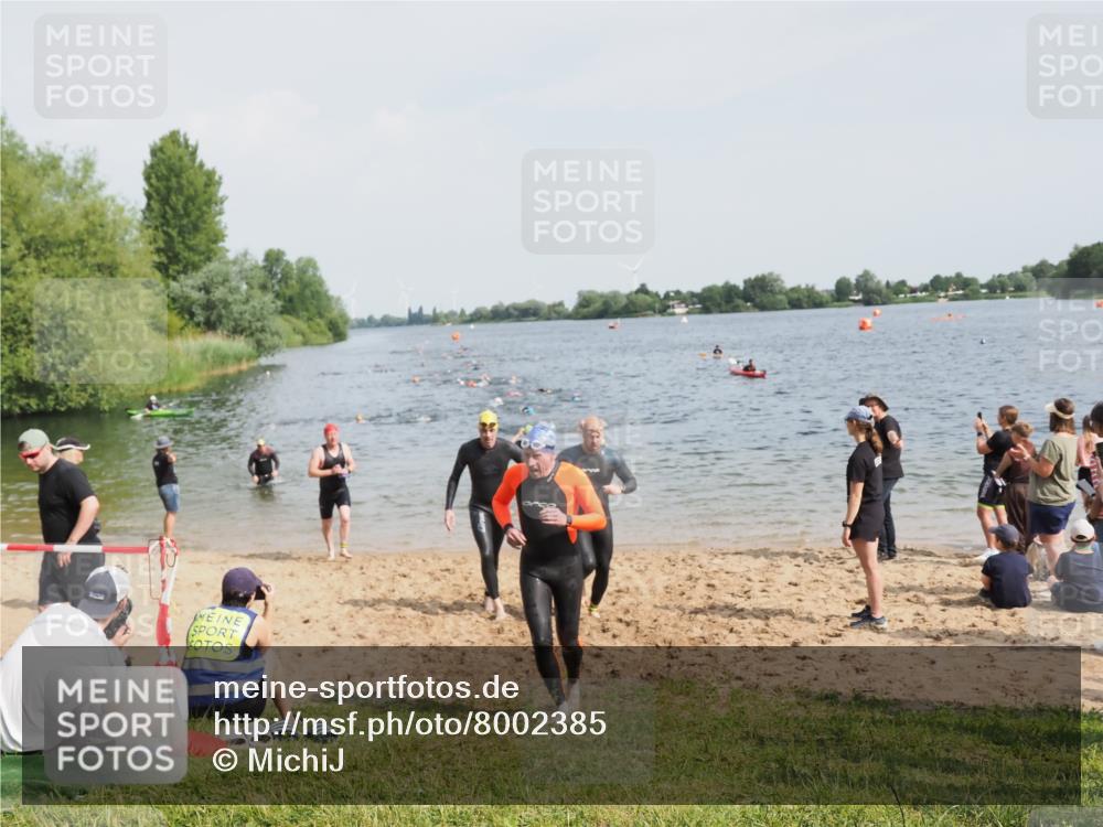 21.06.2025 - 27. Vierlanden-Triathlon MichiJ http://msf.ph/oto/8002385 15.06.2026 10:05:12 Schwimmen 364, 382, 384, 412, 422 meine-sportfotos.de