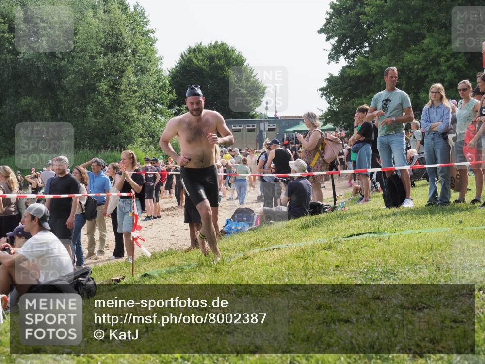 15.06.2025 - 27. Vierlanden-Triathlon KatJ http://msf.ph/oto/8002387 15.06.2025 09:58:16 Schwimmen 289, 321, 360 meine-sportfotos.de