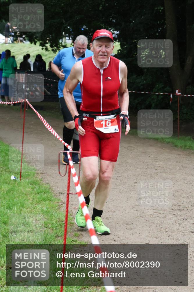 21.06.2025 - 27. Vierlanden-Triathlon Lena Gebhardt http://msf.ph/oto/8002390 15.06.2025 14:09:36 Laufen  meine-sportfotos.de
