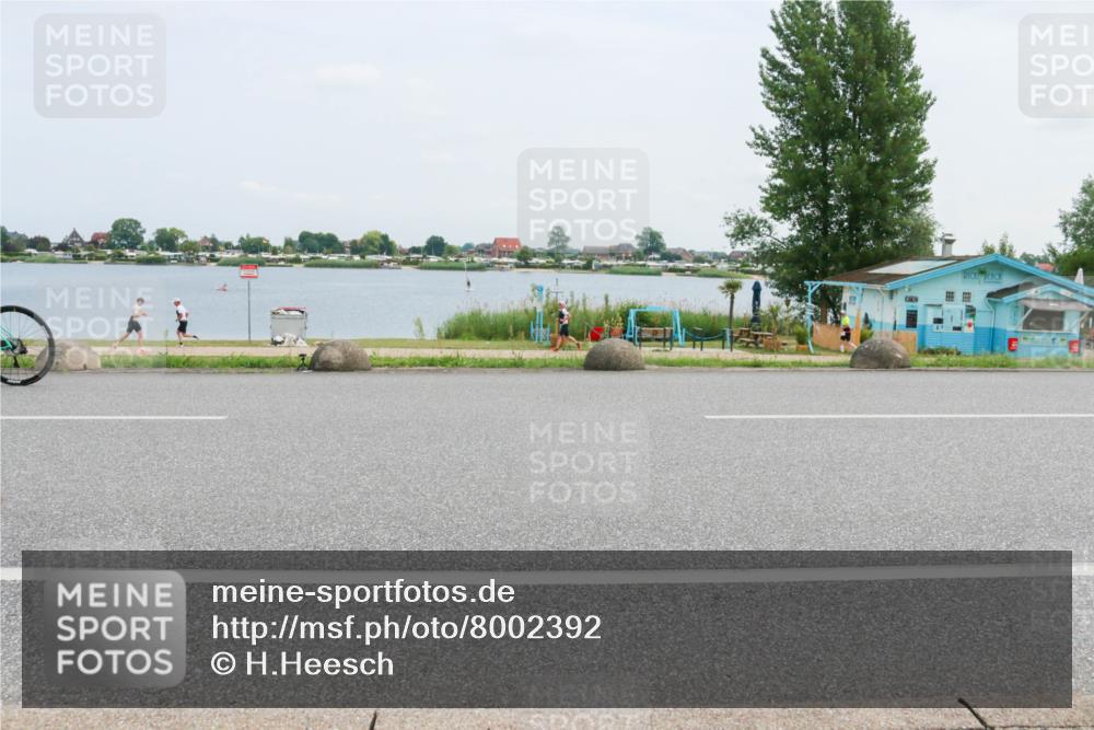 21.06.2025 - 27. Vierlanden-Triathlon H.Heesch http://msf.ph/oto/8002392 15.06.2025 12:40:34 Radfahren 919, 1093, 1094, 1095, 1096 meine-sportfotos.de