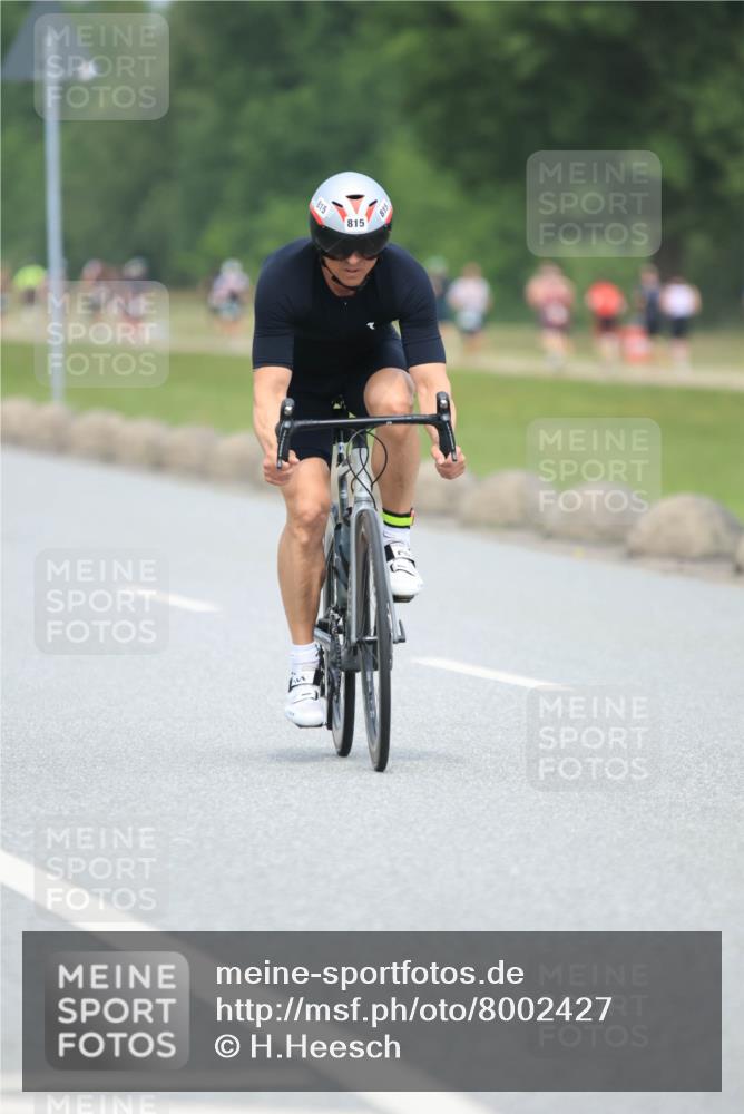 21.06.2025 - 27. Vierlanden-Triathlon H.Heesch http://msf.ph/oto/8002427 15.06.2025 12:42:08 Radfahren 687, 776, 815, 925 meine-sportfotos.de