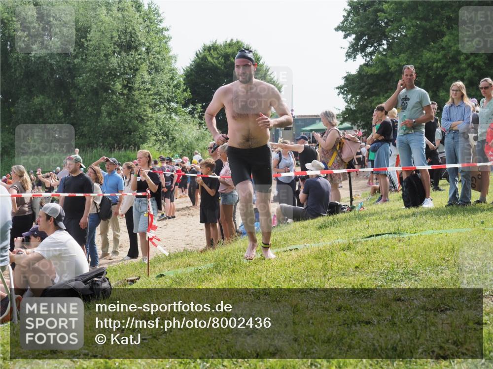 15.06.2025 - 27. Vierlanden-Triathlon KatJ http://msf.ph/oto/8002436 15.06.2025 09:58:16 Schwimmen 289, 321, 360 meine-sportfotos.de