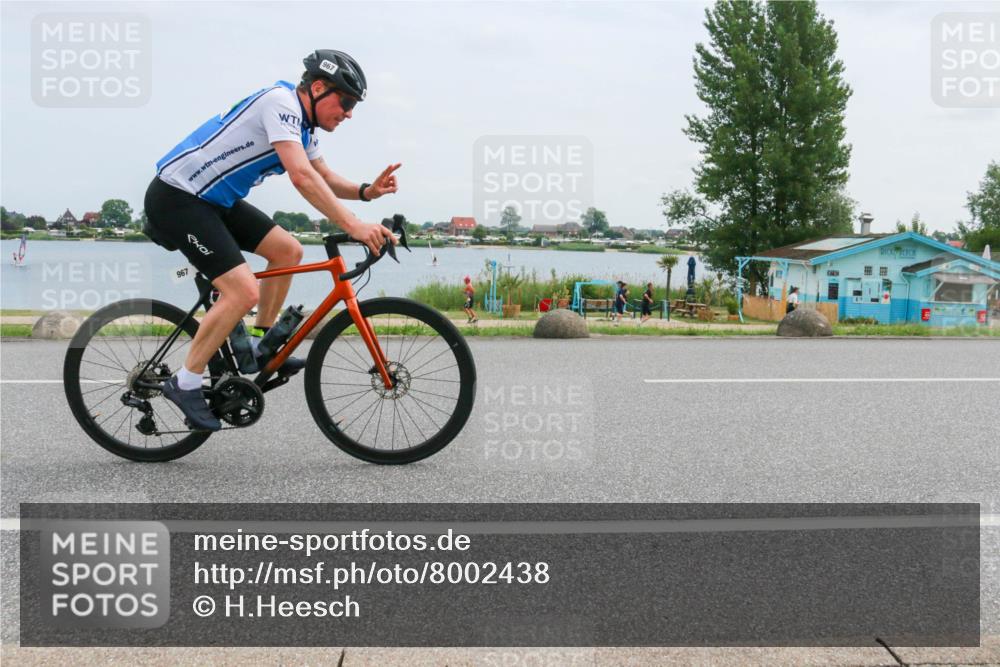 21.06.2025 - 27. Vierlanden-Triathlon H.Heesch http://msf.ph/oto/8002438 15.06.2025 12:40:41 Radfahren 967 meine-sportfotos.de