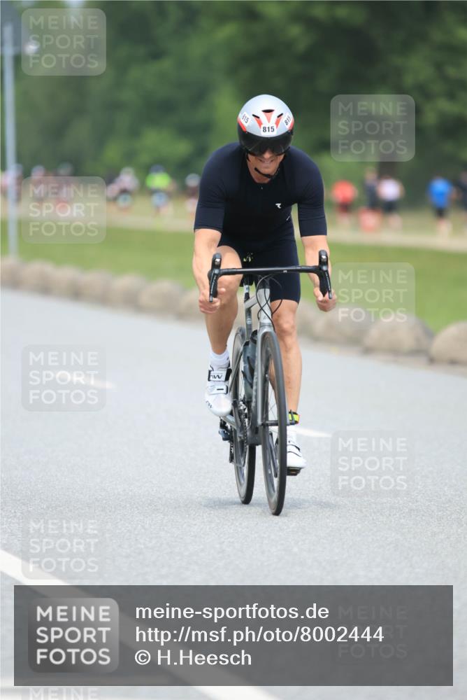 21.06.2025 - 27. Vierlanden-Triathlon H.Heesch http://msf.ph/oto/8002444 15.06.2025 12:42:08 Radfahren 687, 776, 815, 925 meine-sportfotos.de