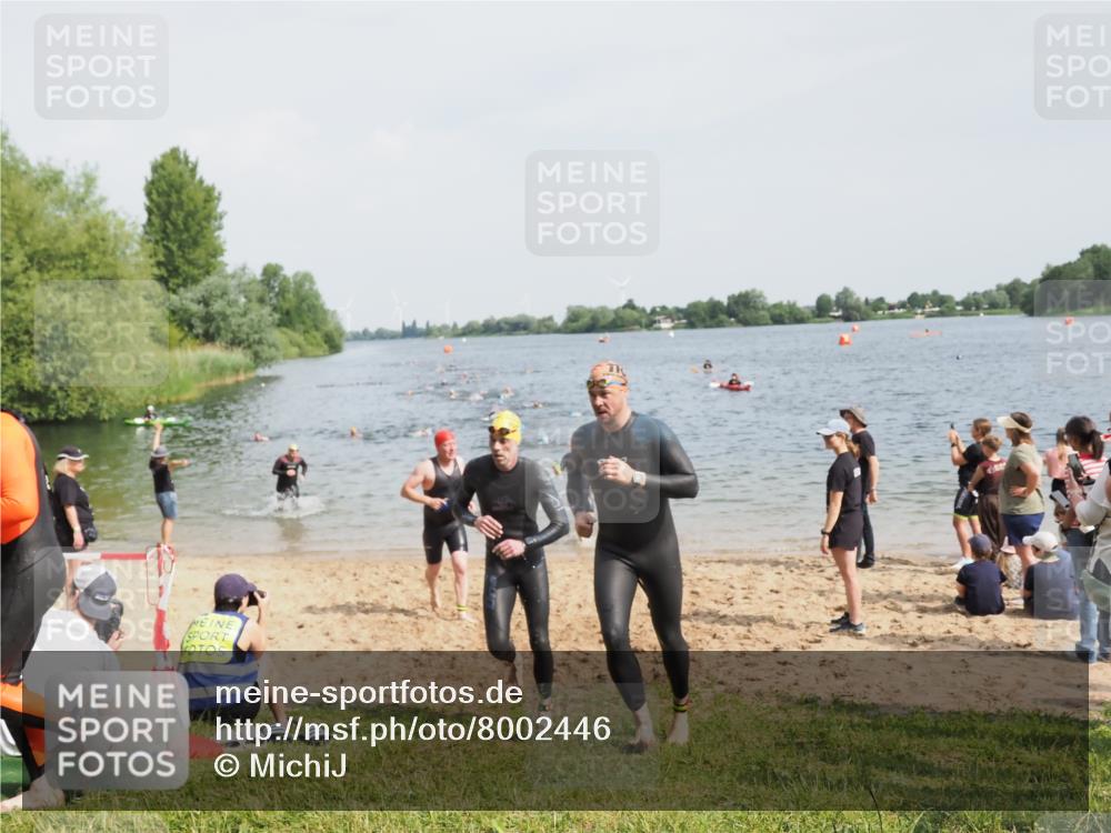 21.06.2025 - 27. Vierlanden-Triathlon MichiJ http://msf.ph/oto/8002446 15.06.2026 10:05:15 Schwimmen 364, 382, 384, 393, 402, 422 meine-sportfotos.de