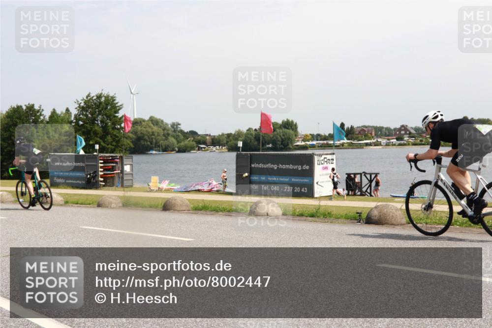 21.06.2025 - 27. Vierlanden-Triathlon H.Heesch http://msf.ph/oto/8002447 15.06.2025 11:47:04 Radfahren 710, 734, 801, 831 meine-sportfotos.de