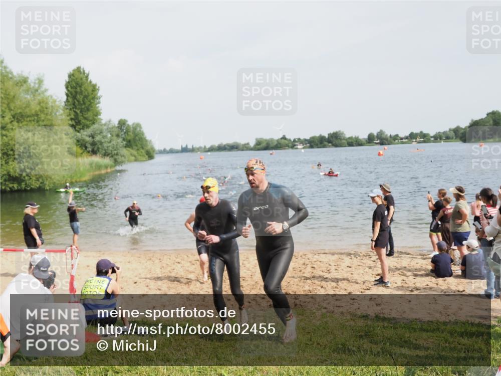 21.06.2025 - 27. Vierlanden-Triathlon MichiJ http://msf.ph/oto/8002455 15.06.2026 10:05:15 Schwimmen 364, 382, 384, 393, 402, 422 meine-sportfotos.de