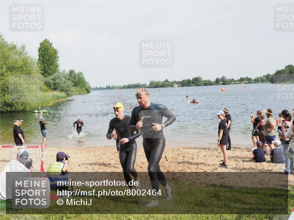 21.06.2025 - 27. Vierlanden-Triathlon MichiJ http://msf.ph/oto/8002464 15.06.2026 10:05:15 Schwimmen 364, 382, 384, 393, 402, 422 meine-sportfotos.de