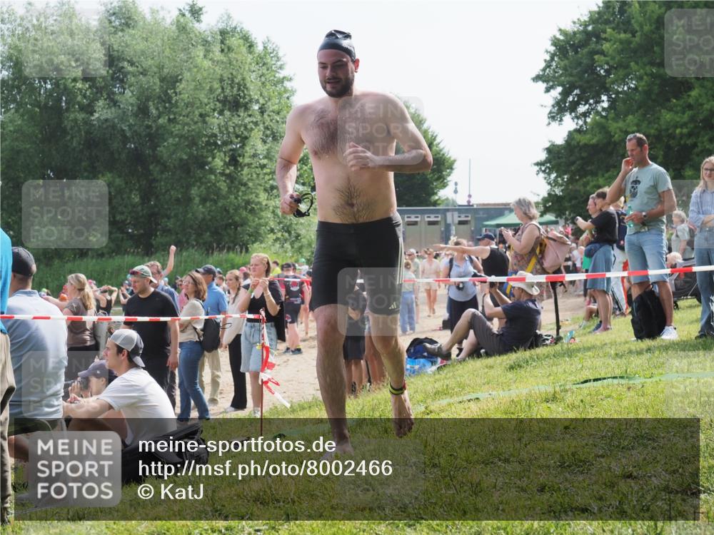 15.06.2025 - 27. Vierlanden-Triathlon KatJ http://msf.ph/oto/8002466 15.06.2025 09:58:17 Schwimmen 289, 321, 360 meine-sportfotos.de