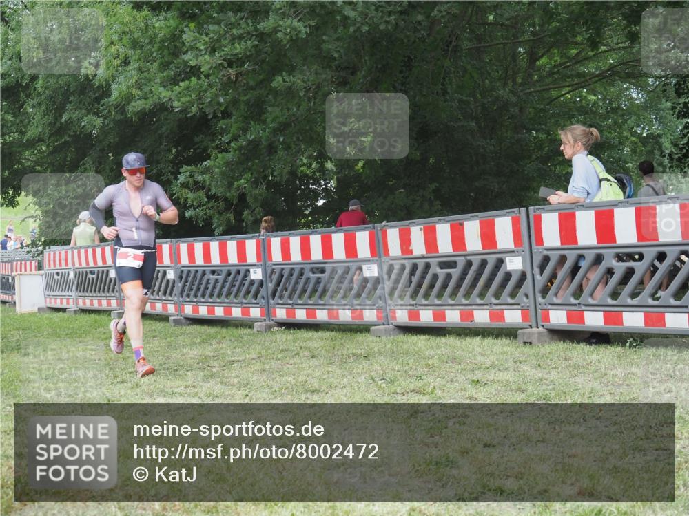 21.06.2025 - 27. Vierlanden-Triathlon KatJ http://msf.ph/oto/8002472 15.06.2025 12:56:12 Ziel 2 meine-sportfotos.de