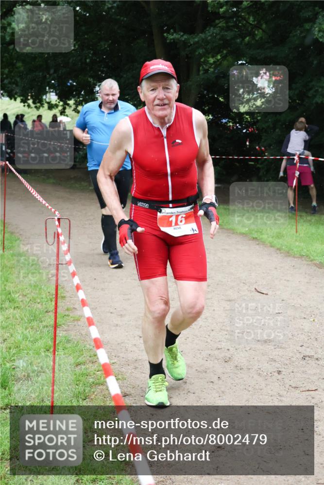 21.06.2025 - 27. Vierlanden-Triathlon Lena Gebhardt http://msf.ph/oto/8002479 15.06.2025 14:09:37 Laufen 16 meine-sportfotos.de