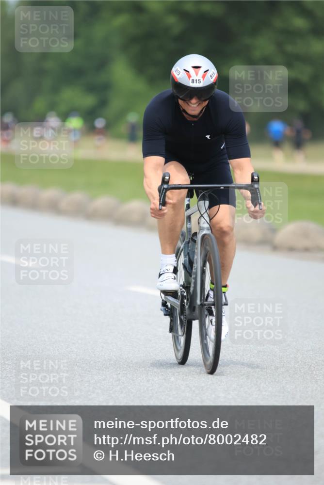 21.06.2025 - 27. Vierlanden-Triathlon H.Heesch http://msf.ph/oto/8002482 15.06.2025 12:42:08 Radfahren 687, 776, 815, 925 meine-sportfotos.de
