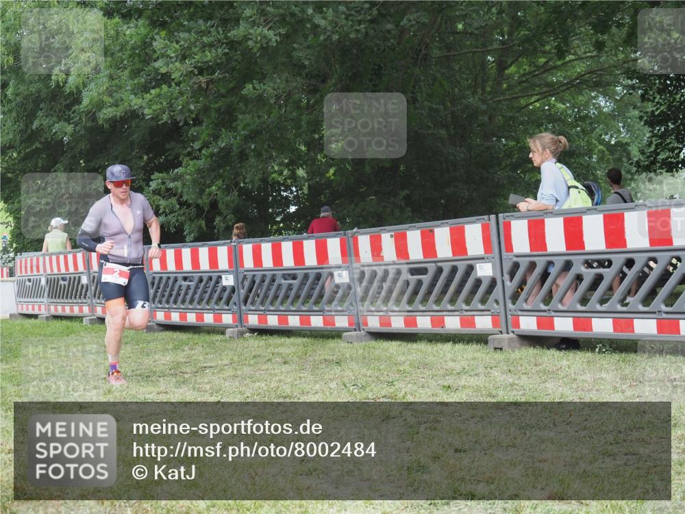 21.06.2025 - 27. Vierlanden-Triathlon KatJ http://msf.ph/oto/8002484 15.06.2025 12:56:13 Ziel 2 meine-sportfotos.de