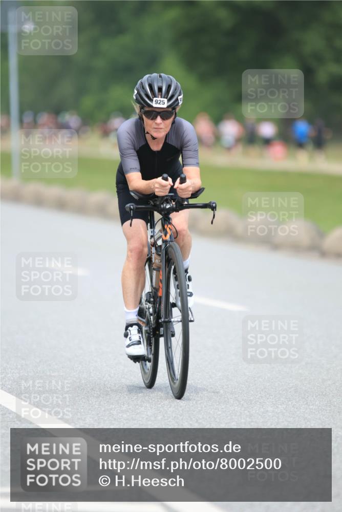 21.06.2025 - 27. Vierlanden-Triathlon H.Heesch http://msf.ph/oto/8002500 15.06.2025 12:42:10 Radfahren 687, 776, 815, 925 meine-sportfotos.de